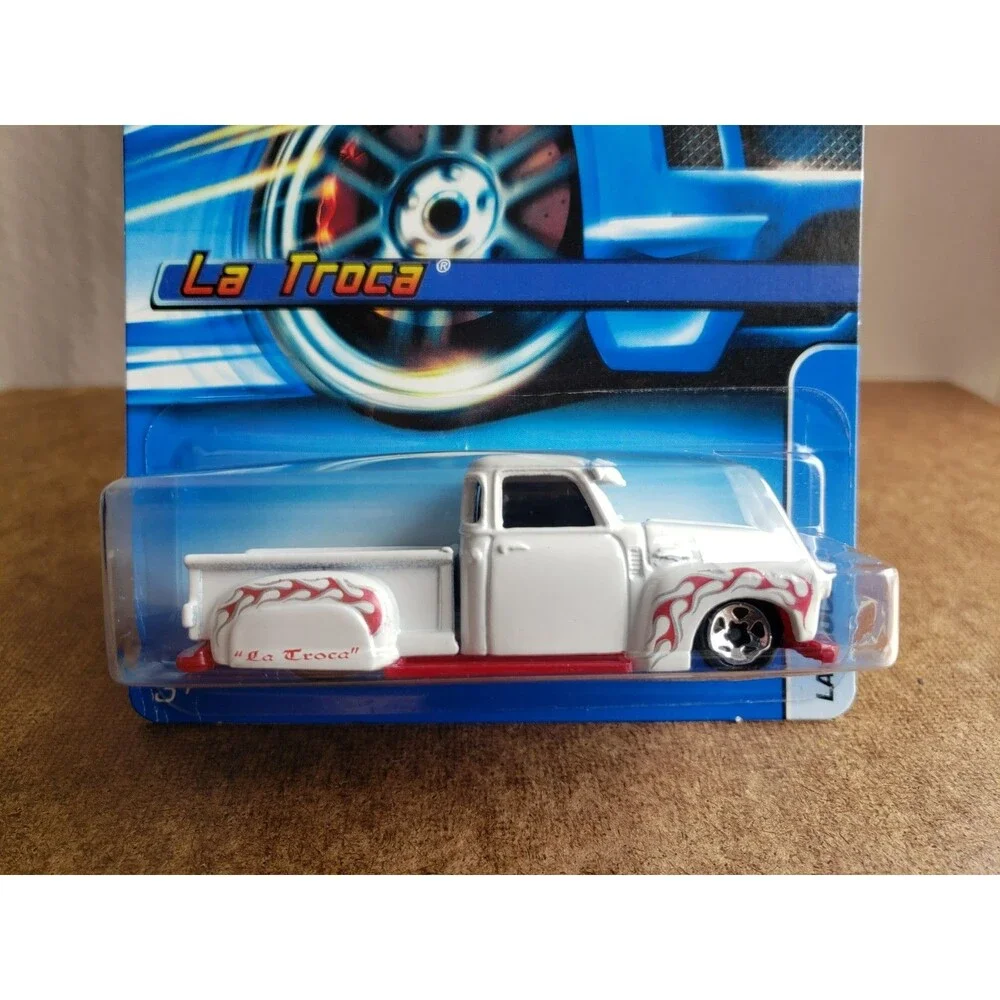 VTG 2005 Hot Wheels LA TROCA White #169 MAINLINE Lowrider Truck 1:64 #H9077 5SP
